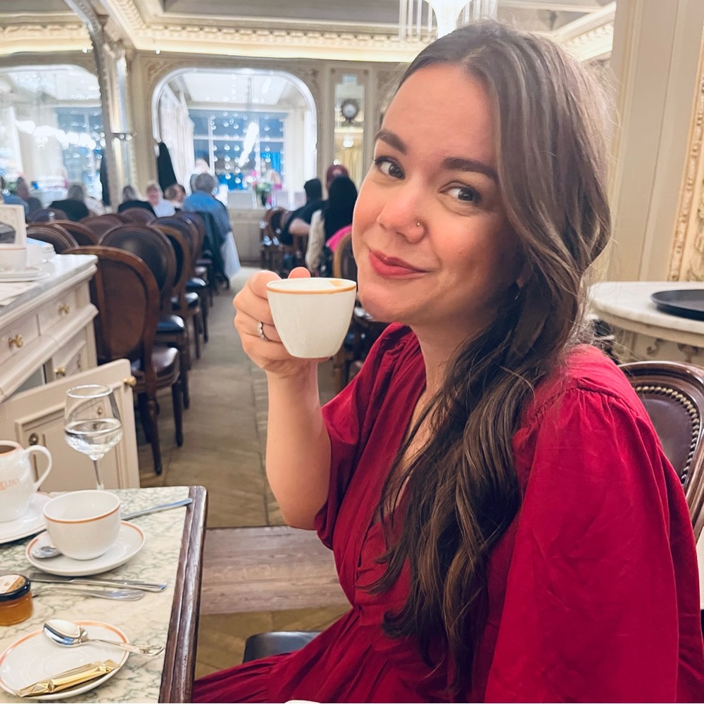 Meet your Posher, Alicia